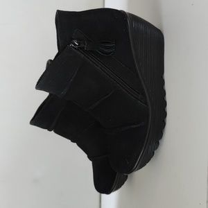 Skechers Suede Booties